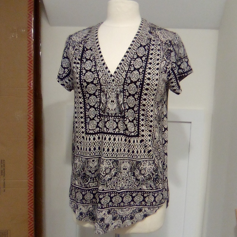 Lucky Brand Short Sleeve Top Split Cure Hem VNeck